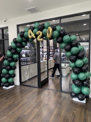 The Maven Store by null