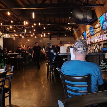 Charred Oak Grill - customers sitting at the bar - New American Near Me - Somerset, Kentucky