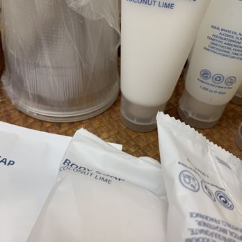 Waikiki Malia - Coconut lime shampoo, conditioner, body and smell amazing! - Hotels Near Me - Honolulu, Hawaii Waikiki Malia - Coconut lime shampoo, conditioner, body and smell amazing! - Hotels Near Me - Honolulu, Hawaii