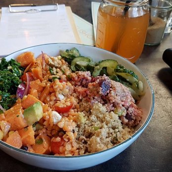 Laura's Deli - Die gemischte Saladbowl. - Cafes Near Me - Dusseldorf, NW Laura's Deli - Die gemischte Saladbowl. - Cafes Near Me - Dusseldorf, NW