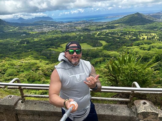 Nuʻuanu Pali Lookout by null