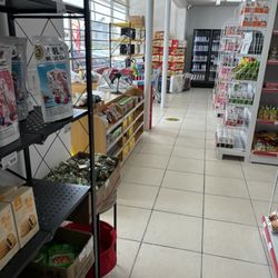 YH Asian Supermarket - Front counter