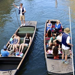 Lets Go Punting - Chauffuered Punts passing eachother.