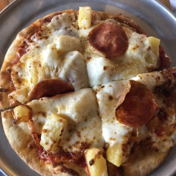 Smokestack - Pineapple and pepperoni pizza - Restaurants Near Me - Dubuque, Iowa