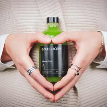 Neo Juicery - a woman making a heart with her hands - Juice Bars & Smoothies Near Me - Edmonton, Alberta Neo Juicery - a woman making a heart with her hands - Juice Bars & Smoothies Near Me - Edmonton, Alberta