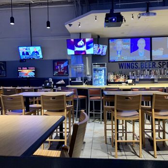 Buffalo Wild Wings - Dining area - American Near Me - Lexington, Kentucky