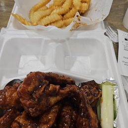10 Wings, plenty of crinkle cut fries. Delicious.