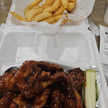 JJ Wing & Burger - 10 Wings, plenty of crinkle cut fries. Delicious. - Burgers Near Me - Jacksonville, Florida JJ Wing & Burger - 10 Wings, plenty of crinkle cut fries. Delicious. - Burgers Near Me - Jacksonville, Florida