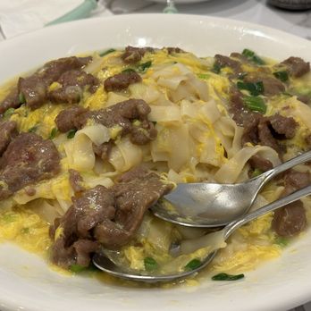 Ocean Pearl - Beef and Egg Sauce chow fun - Cantonese Near Me - Milpitas, California Ocean Pearl - Beef and Egg Sauce chow fun - Cantonese Near Me - Milpitas, California