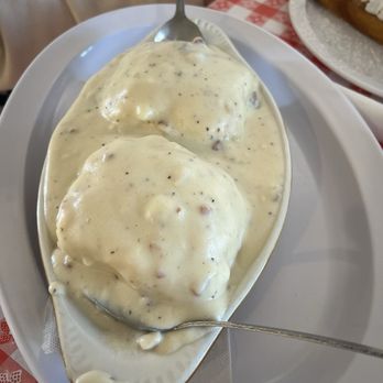 Ellen's Danish Pancake House - Biscuits and Gravy - Breakfast & Brunch Near Me - Buellton, California