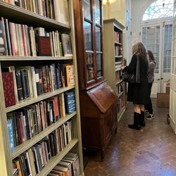 Faulkner House Books - Shopping for books
