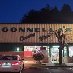 Gonnella's Country Mart - Looks Vintage