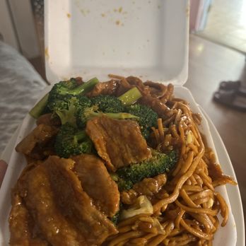Chinese Kitchen - Chowmein and broccoli beef - Chinese Near Me - Hawthorne, California Chinese Kitchen - Chowmein and broccoli beef - Chinese Near Me - Hawthorne, California