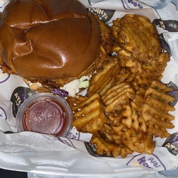 Houstatlantavegan - Hotlanta chicken sandwich - Vegan Near Me - Houston, Texas