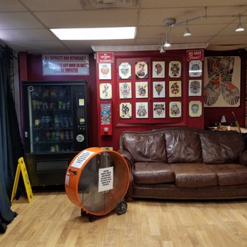 Physical Graffiti - The place is super clean and has a nice atmosphere. - Piercing Near Me - Linden, New Jersey