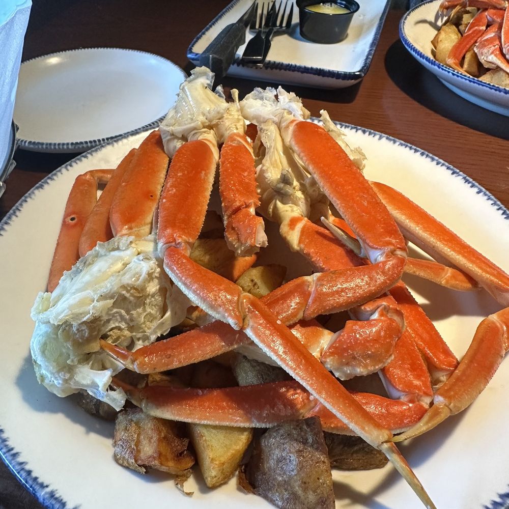 Red Lobster - Crab legs over crispy potatoes - Seafood Near Me - Staunton, Virginia Red Lobster - Crab legs over crispy potatoes - Seafood Near Me - Staunton, Virginia