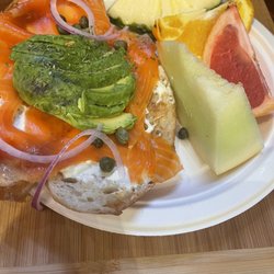 Marché Vieux Montréal - Salmon avocado toast