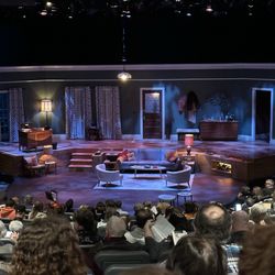 Shea's 710 Theatre - Dial m for murder set