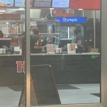 Happy's Pizza - Employees trying to leave early and not honoring the posted store hours. - Pizza Near Me - Fraser, Michigan