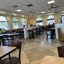 Pollo Tropical - It's 109Pm lunch and no 30 minutes wait for Chicken. Great Franchise or bad training.