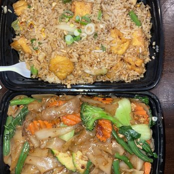 Khamdee Thai Kitchen - Basil Fried Rice (Tofu) Pad See Ew (Vegetable) - Thai Near Me - Massapequa Park, New York