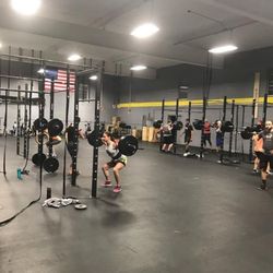 CrossFit MindFire - We squat
