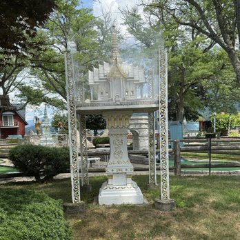 Around the World Golf - Mini Golf Near Me - Lake George, New York