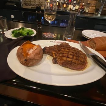 LongHorn Steakhouse - Outlaw Ribeye w/ Sweet Potato & Fresh Steamed Broccoli and Riesling - Steakhouses Near Me - Austell, Georgia LongHorn Steakhouse - Outlaw Ribeye w/ Sweet Potato & Fresh Steamed Broccoli and Riesling - Steakhouses Near Me - Austell, Georgia