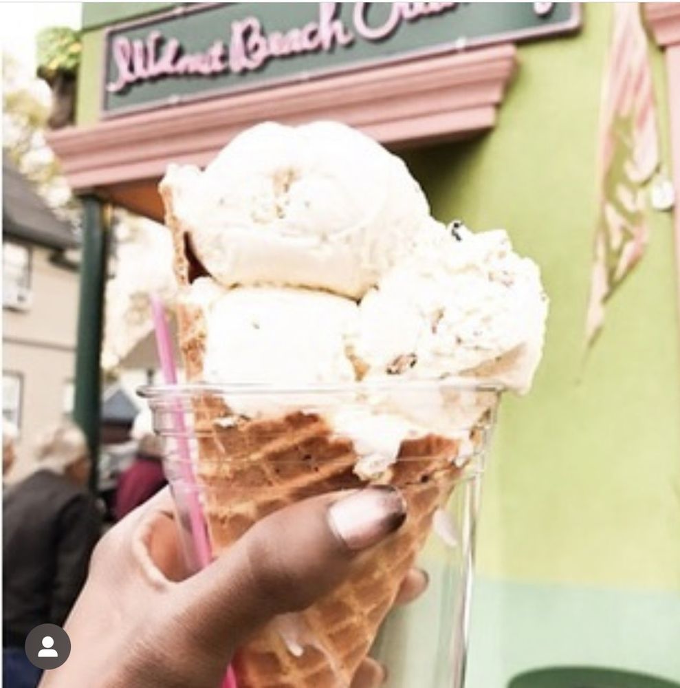 WALNUT BEACH CREAMERY 17 Broadway, Trumbull, Connecticut Ice Cream