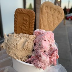 Ksira Gelato - Lotus biscoff and banana split