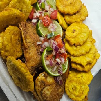 El Punto Dominicano - a basket of fried fish and vegetables - Food Trucks Near Me - Deltona, Florida El Punto Dominicano - a basket of fried fish and vegetables - Food Trucks Near Me - Deltona, Florida
