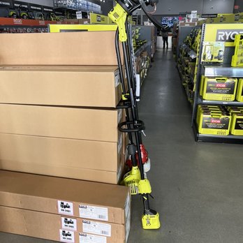 Direct Tools Factory Outlet - View of when you first walk into the store - Hardware Stores Near Me - San Diego, California