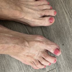 Kayla's Nails & Spa - Please, no comments on my 70-year feet!