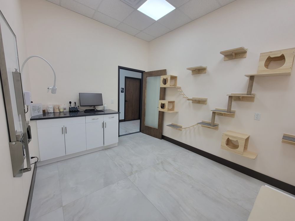 Pinery Veterinary Center Image