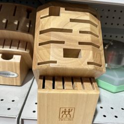 Goodwill Industries of the Columbia Willamette - Nice knife block
