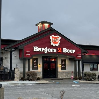 Burgers 2 Beer - the front of the restaurant - Burgers Near Me - Twinsburg, Ohio Burgers 2 Beer - the front of the restaurant - Burgers Near Me - Twinsburg, Ohio