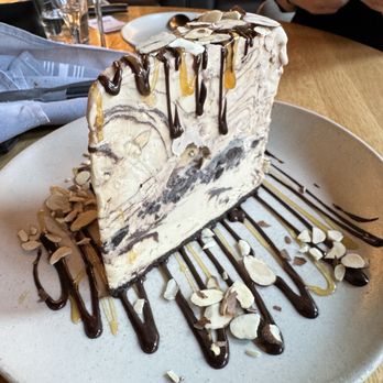 Moxies - Mile High Mocha Pie - Cocktail Bars Near Me - Dallas, Texas Moxies - Mile High Mocha Pie - Cocktail Bars Near Me - Dallas, Texas