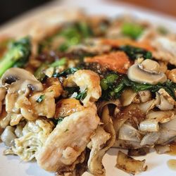 Capital Noodle Bar - Brea - HK Style Chow Fun with Chicken