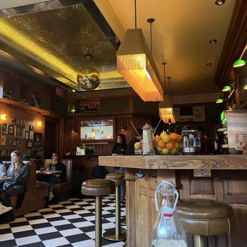 Bandits Burger & Dive - Cocktail Bars Near Me - New York, New York