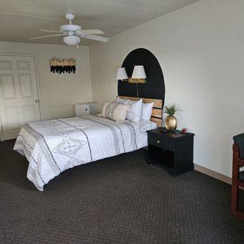 DeAnza Springs Resort - Motel style room with wheel chair access. - Hiking Near Me - Jacumba, California DeAnza Springs Resort - Motel style room with wheel chair access. - Hiking Near Me - Jacumba, California