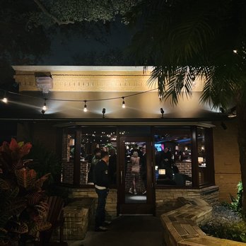 Houston's Restaurant - New American Near Me - Boca Raton, Florida