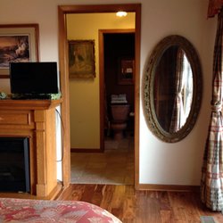 Adams Street Country Lodge