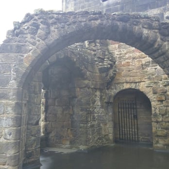 Dunfermline Abbey - Landmarks & Historical Buildings Near Me - Dunfermline, FIF