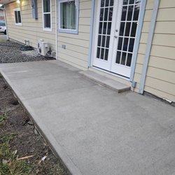 Sol Landscaping - New concrete patio and gravel area