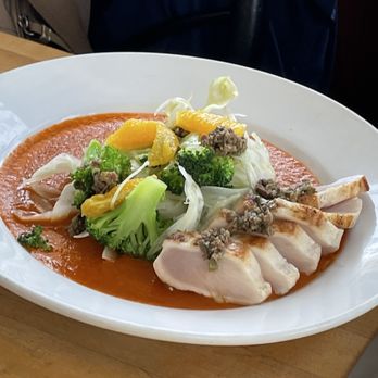 10 Acres Bistro - Tuna Confit Nicoise - Brasseries Near Me - Victoria, British Columbia