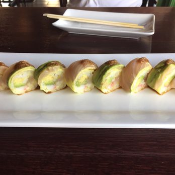 Tanoshii West Loop - Egg roll sushi roll with avocado, they put real wasabi with soy sauce on top of the fis - Japanese Near Me - Chicago, Illinois