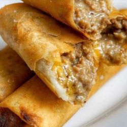 Queen of Lumpia - Smoked Cheeseburger Lumpia