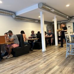 Zen House Ramen And Sushi - Restaurant view