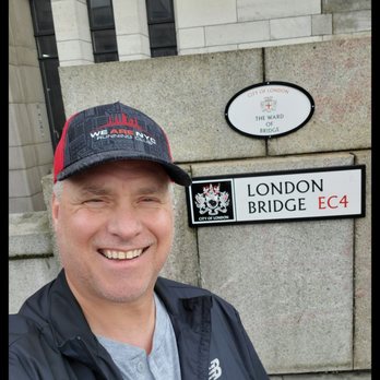 London Bridge - Landmarks & Historical Buildings Near Me
