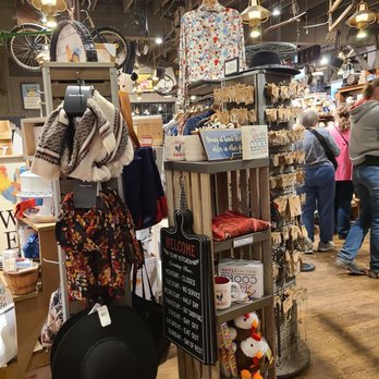 Cracker Barrel Old Country Store - people shopping - American Near Me - Jacksonville, Florida